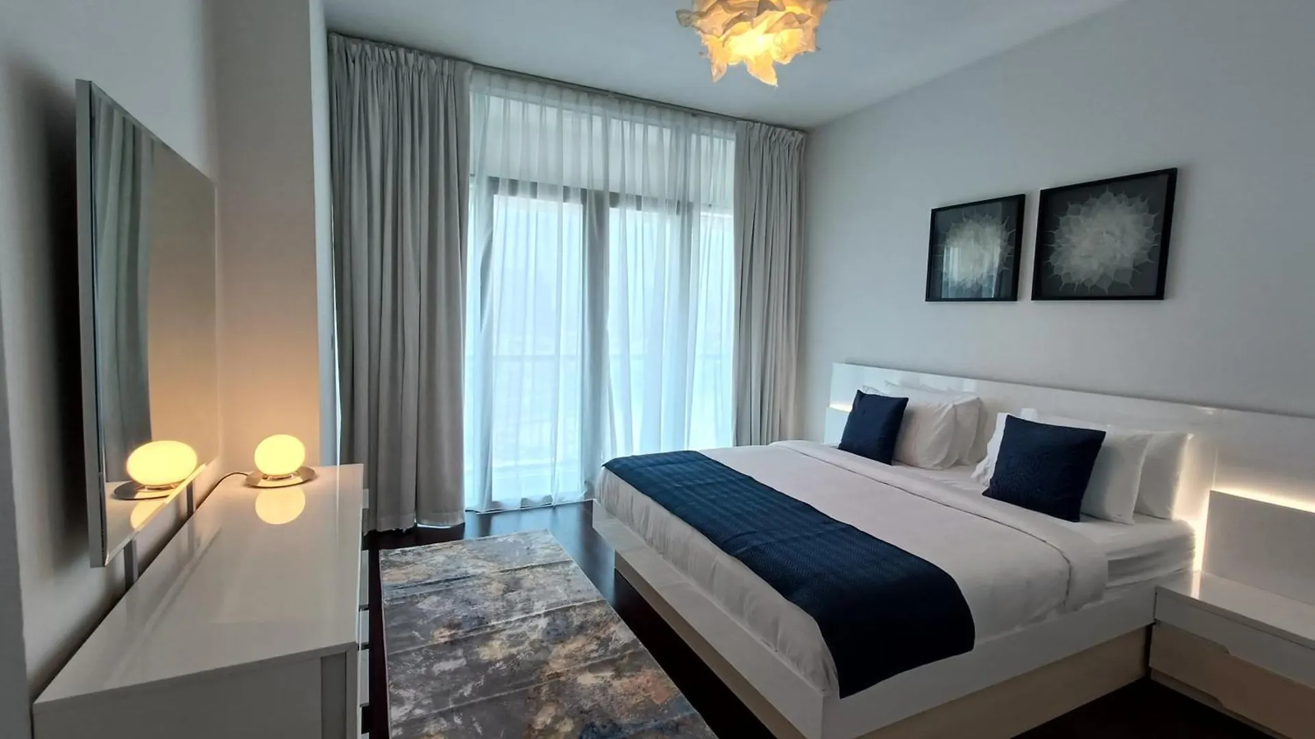 Quill Residence - Canal View Spacious 3 Bedroom Apartment Dubai