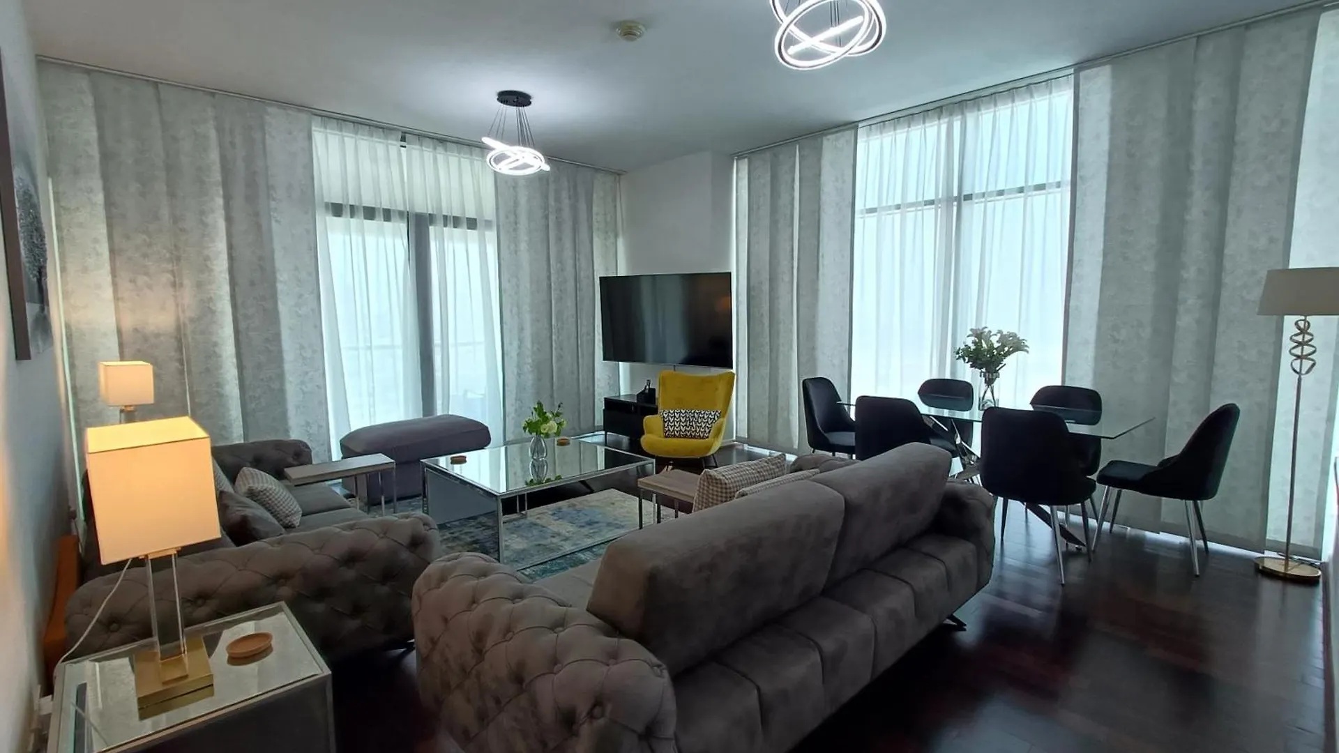 Quill Residence - Canal View Spacious 3 Bedroom Apartment Dubai