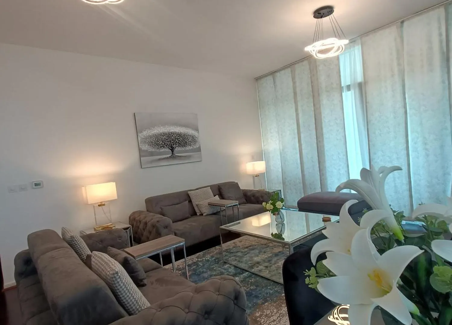 Quill Residence - Canal View Spacious 3 Bedroom Apartment Dubai