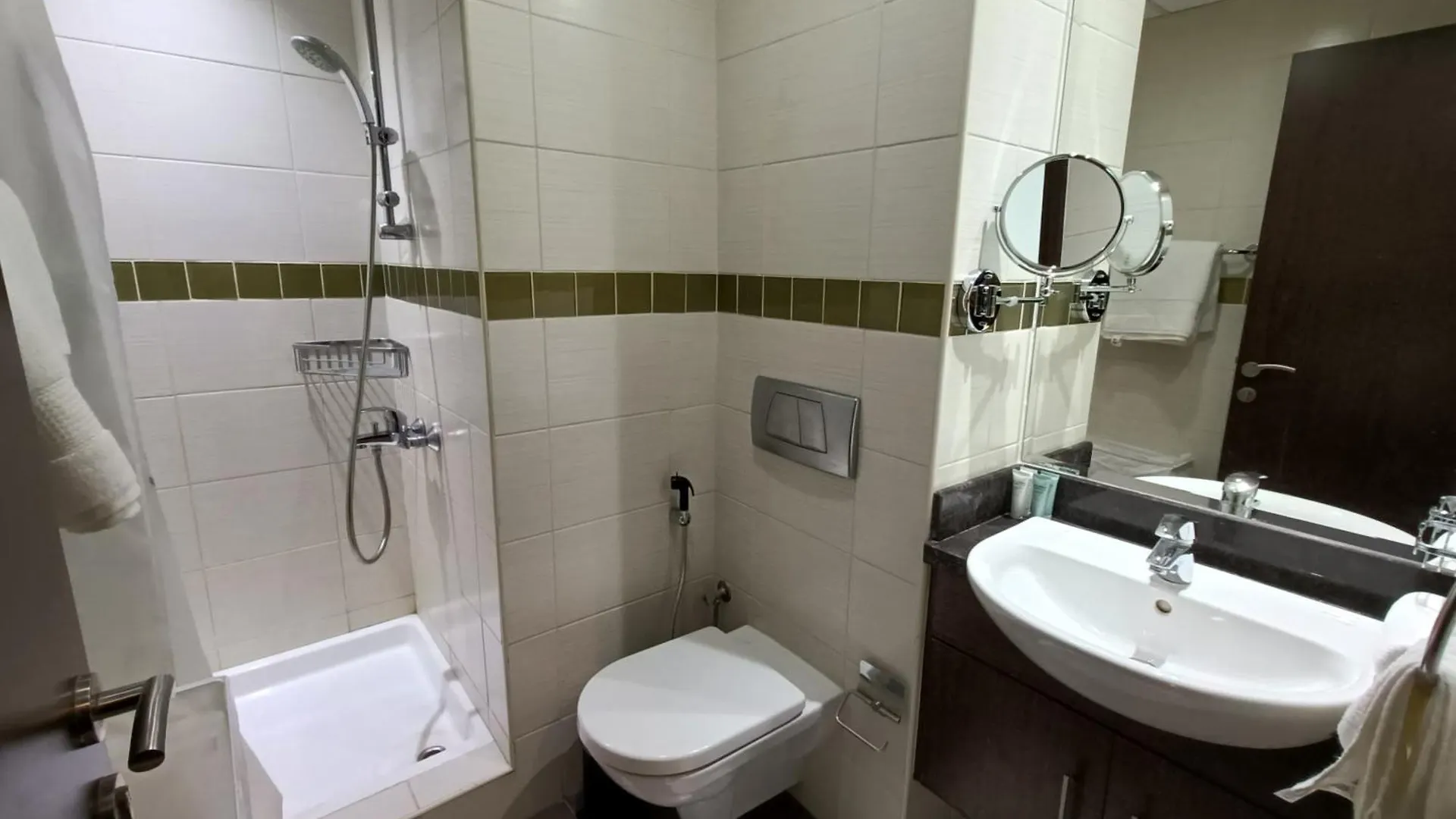 Quill Residence - Canal View Spacious 3 Bedroom Apartment Dubai United Arab Emirates